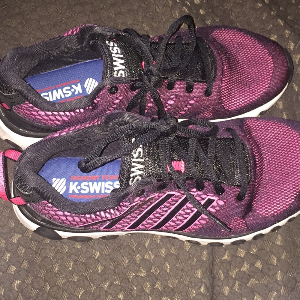 K Swiss size 9.5